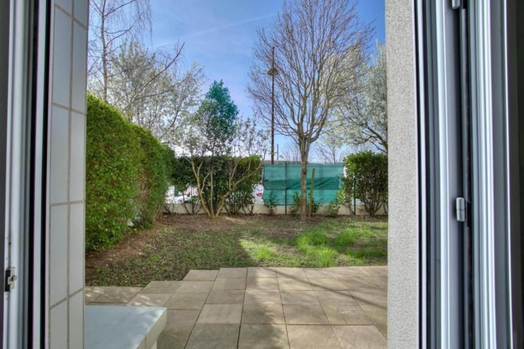Studio Spacieux Avec Terrasse Et Parking Viry-Châtillon Exterior foto