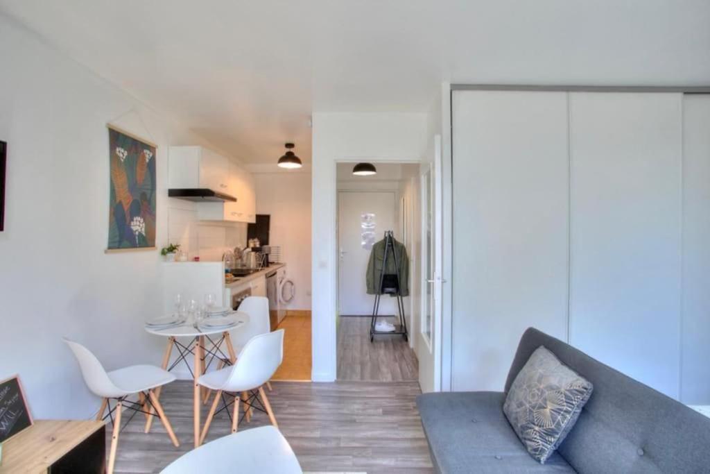 Studio Spacieux Avec Terrasse Et Parking Viry-Châtillon Exterior foto