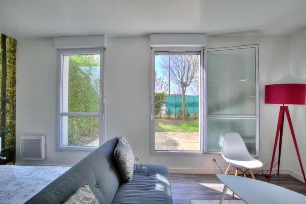 Studio Spacieux Avec Terrasse Et Parking Viry-Châtillon Exterior foto